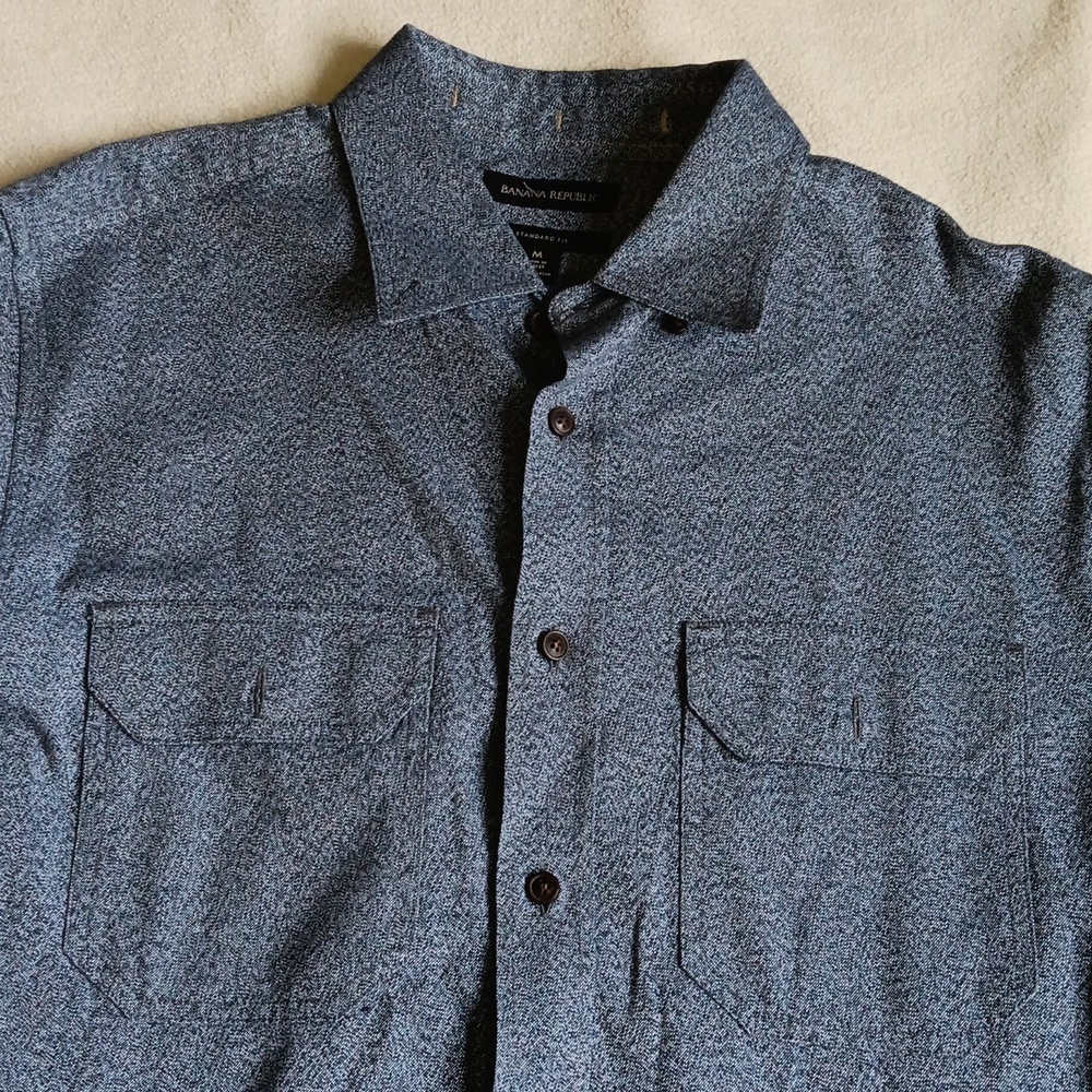 Banana Republic mens 100%cotton standard fit woven pattern button up long sleeve